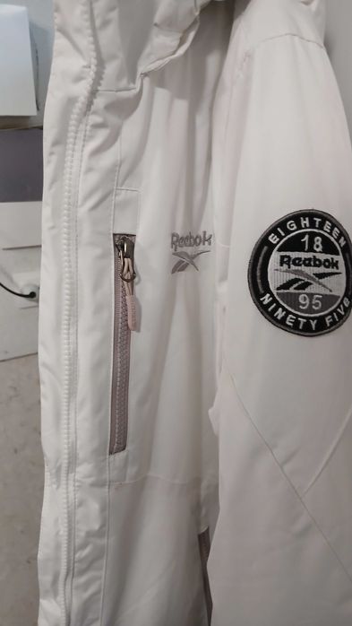 Reebok бяло зимно яке с качулка – S / M / L