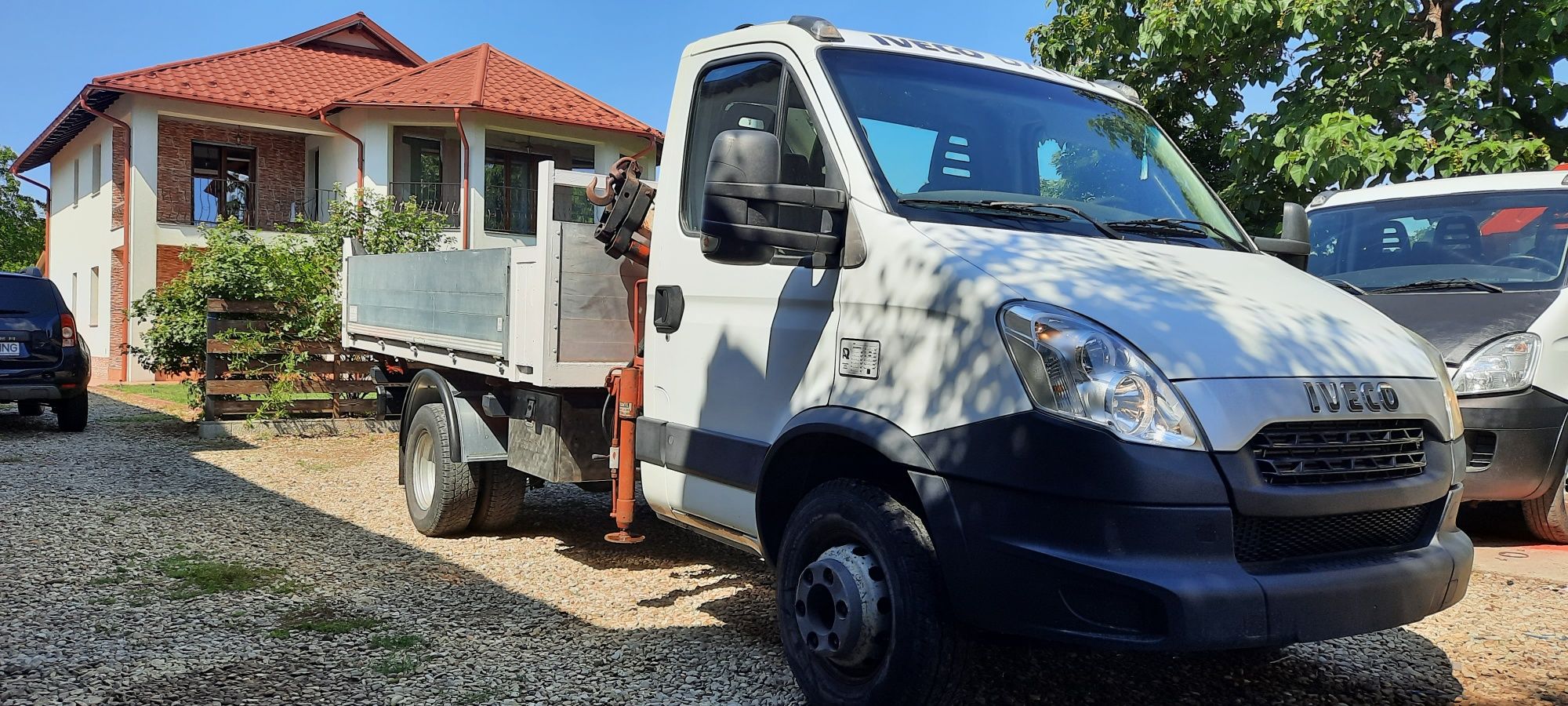 Iveco daily basculabil și macara 70c15