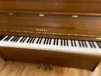 YAMAHA pianina 1200 € !