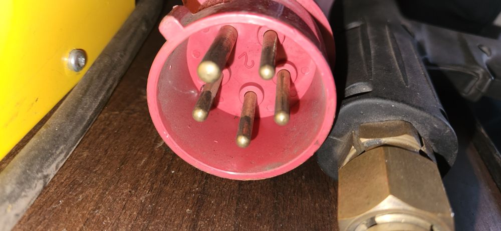 Aparat de tinichigerie auto GYSpot 39.04 profesional la curent de 380