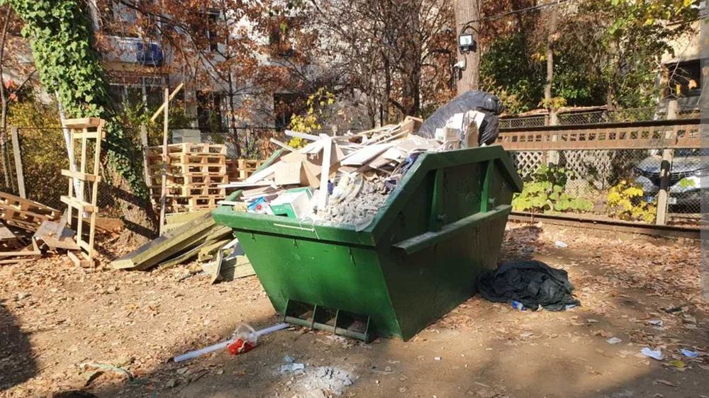 Nisip balastru marg. pietris inchiriez containere gunoi saci moloz