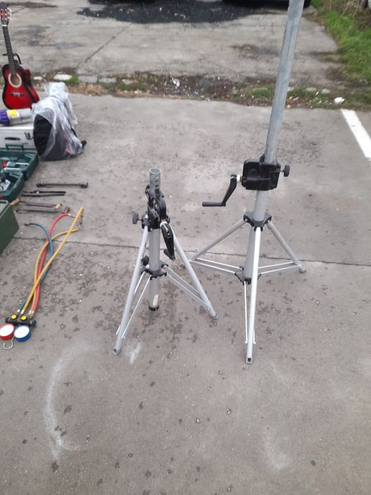 Set 2 trepiede  telescopice pentru lumini,constructii(ca hilti,festool