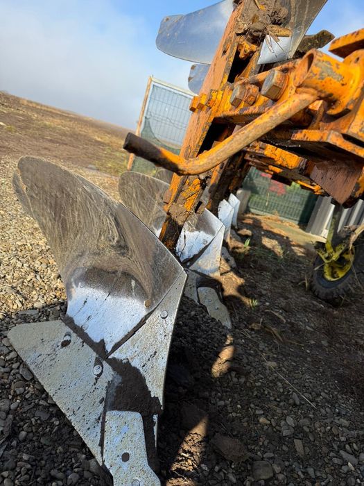 Vând plug huard qr 465 3+1