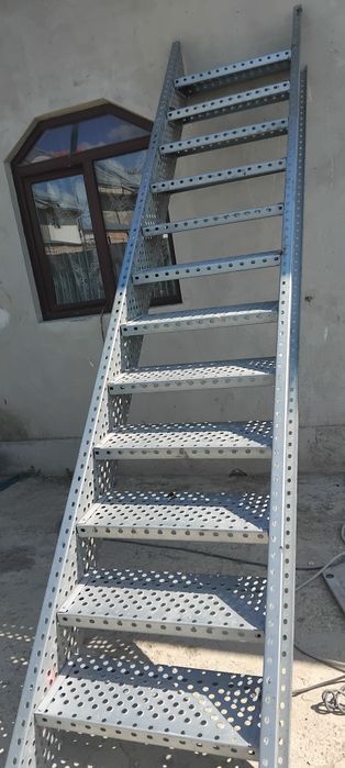 Scări metalice zincate 80x27