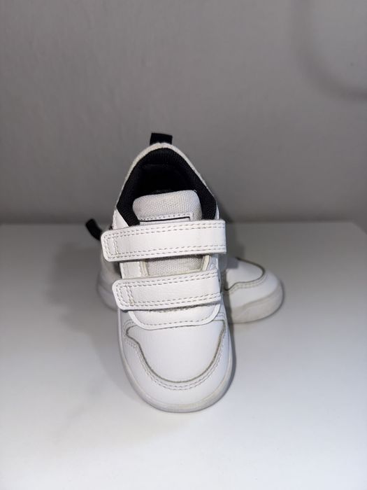 Бебешки маратонки