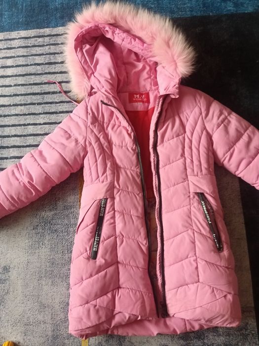 Продам куртку зимнюю на 8-9лет.