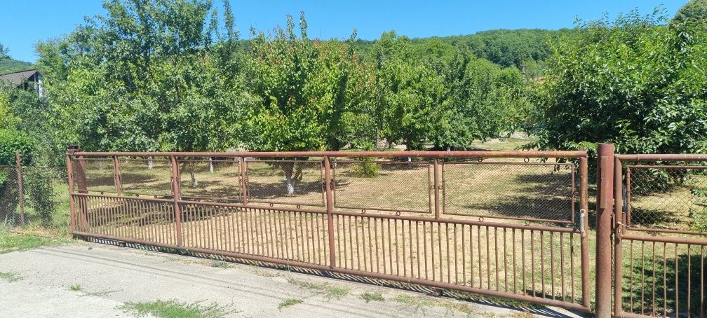 Teren+anexă nefinalizată