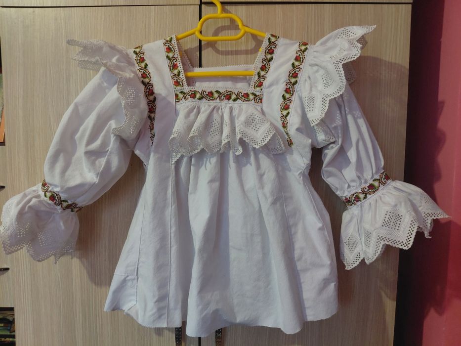 Cămașă tradițională  pentru fetițe