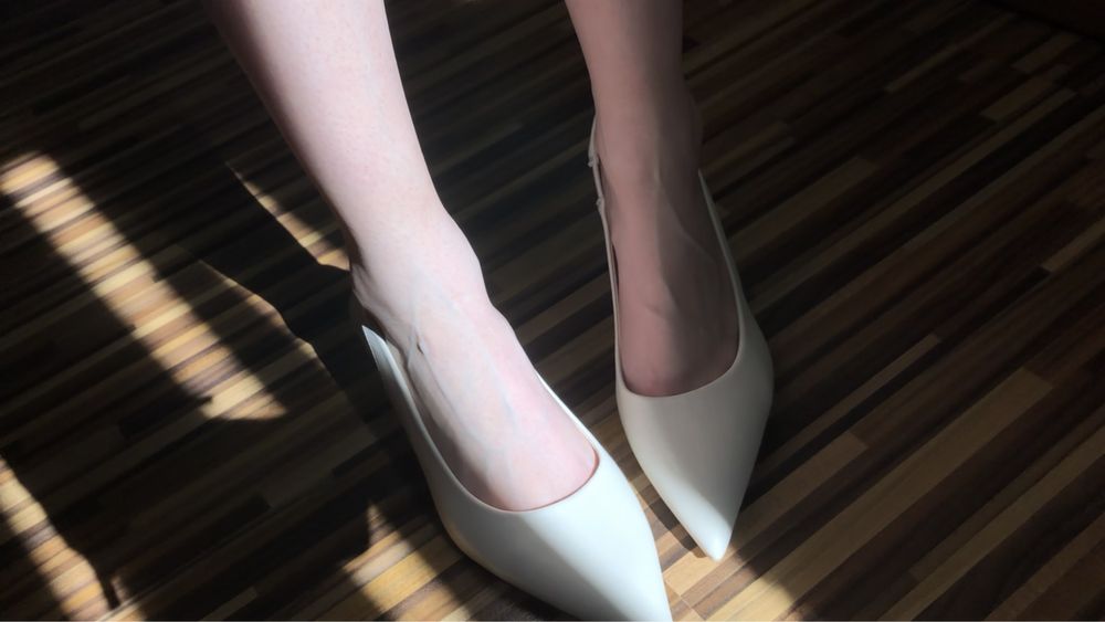 Pantofi dama albi