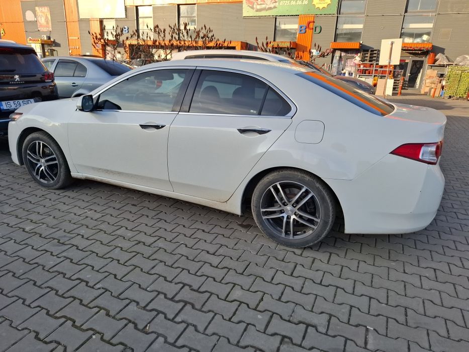 Vând Honda Accord  Executive 2013 ,2,2 TDI, 200KKm,