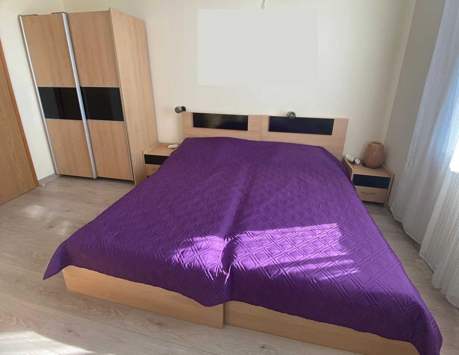 Прекрасно обзавеждане спалня - легла, матраци,гардероб, нощн шк, скрин