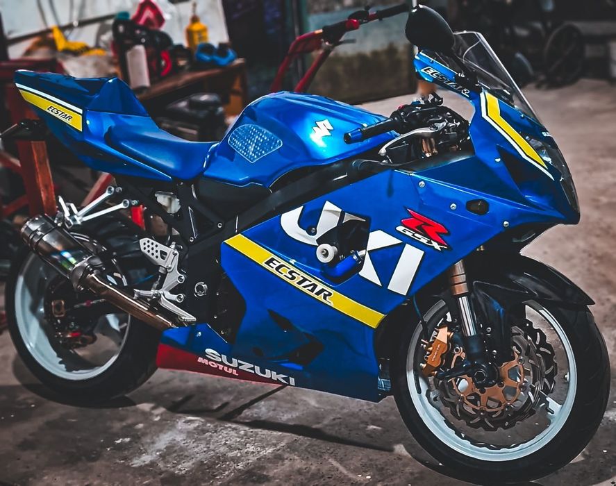 Vând Suzuki GSX-R 600 K5 ( model aniversare)