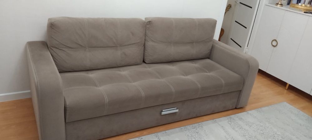 Продается диван.