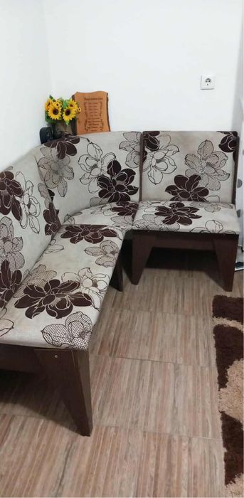 Vand set coltar, masa si 2 scaune