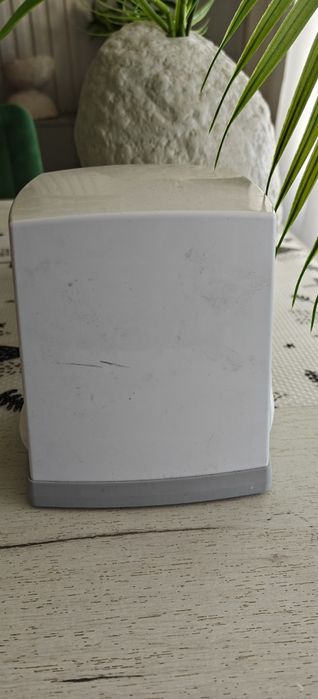 Диспенсер за салфетки нов