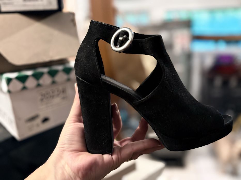 Pantofi decupati marime 37