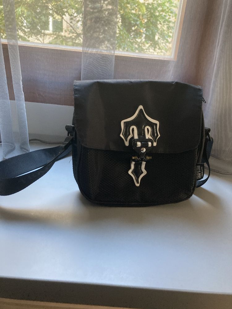 Trapstar messenger bag