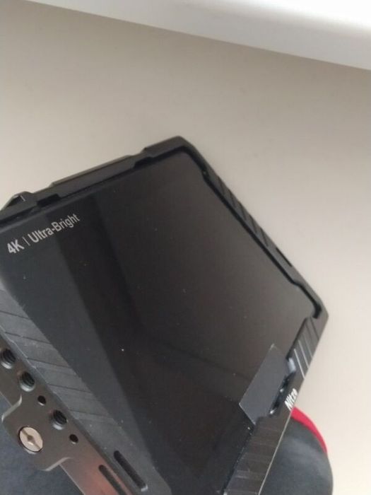 Feelworld Lut7 с cage kit