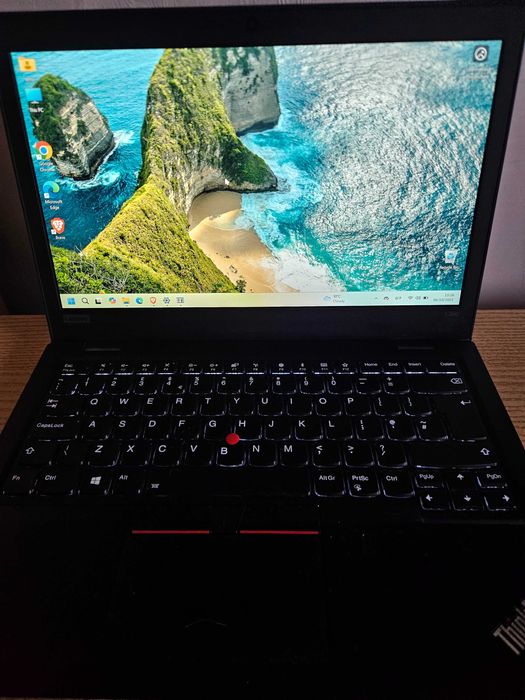 Компактен четириядрен лаптоп Lenovo  ThinkPad L390