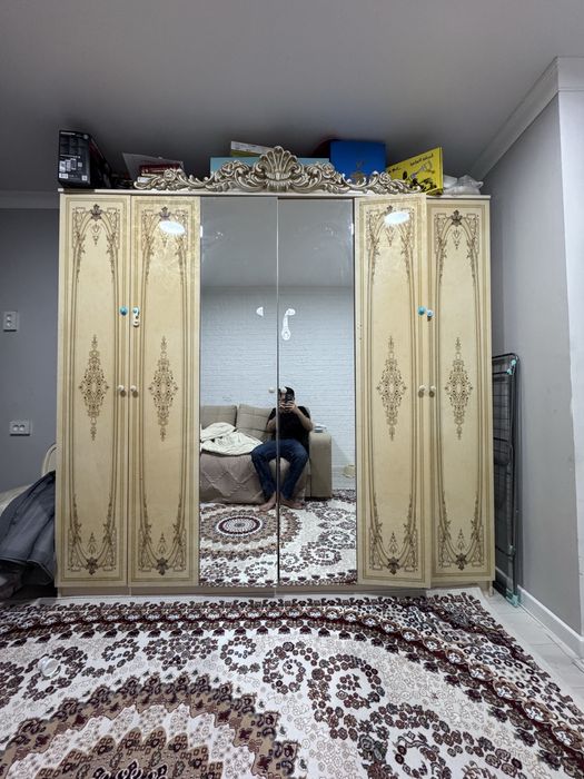 Шкаф 6 даерный с зеркалом