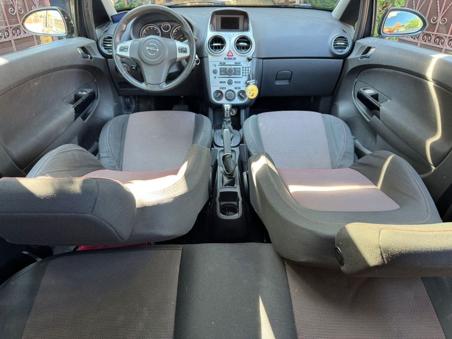 Opel corsa Automat  GPL panoramic xenon  GPL
