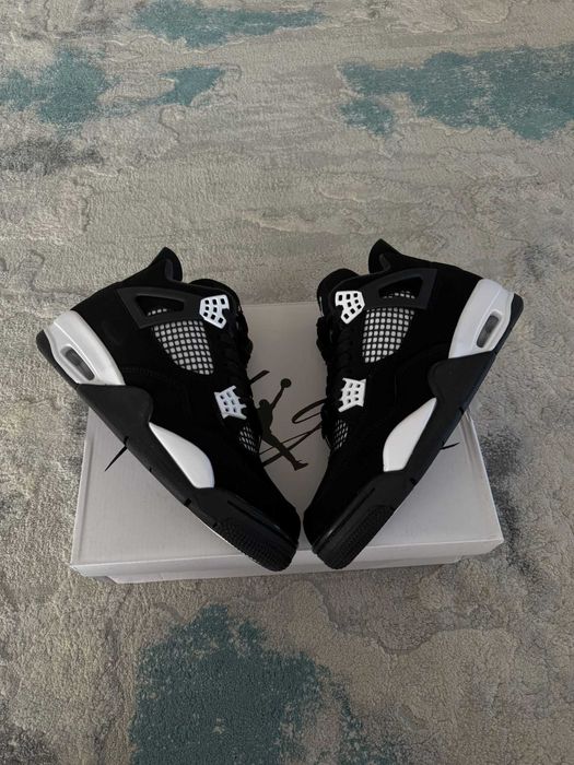 Air Jordan Retro 4 White Thunder