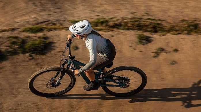 Каска Specialized Camber M размер - Бяла
