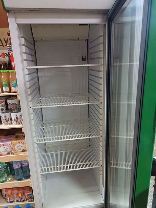 Хладилна витрина