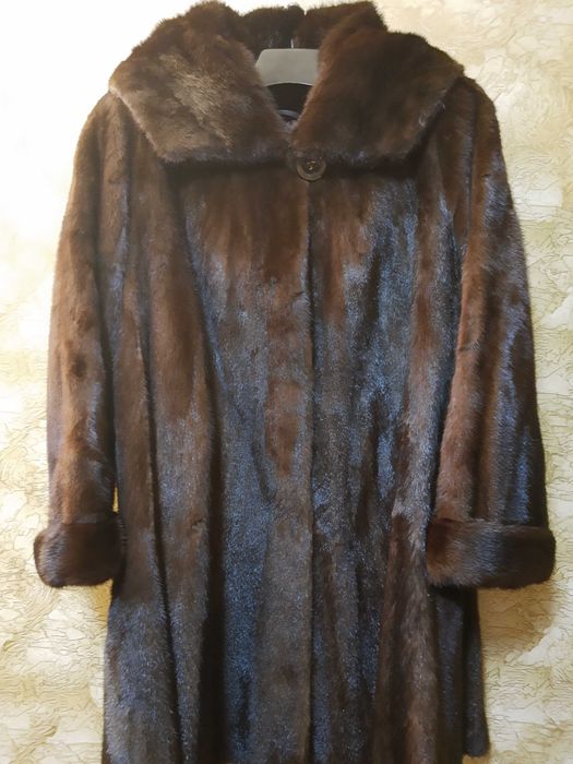 ВИЗОН ЛУКС,дълъг качулка цели кожи уникален МОДЕЛ,НЕПОВТОРИМ,ДОГОВАРЯН