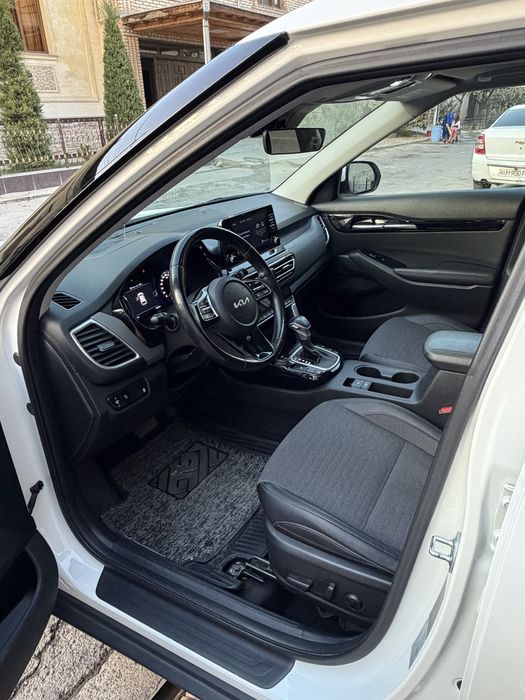 Kia Seltos 3 pozitsa Full  kraska toza 100 %