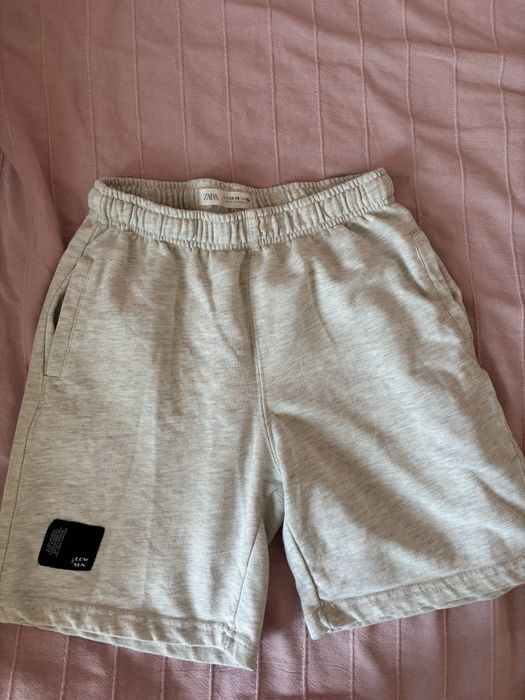 Продавам Zara къси панталонки за момче Age 13-14 164 cm