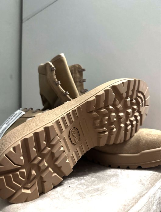 Bocanci militari noi