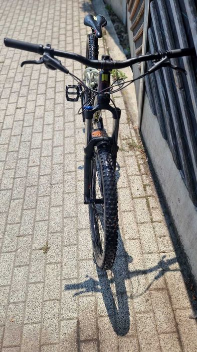 Vand bicicleta. A fost folosită .