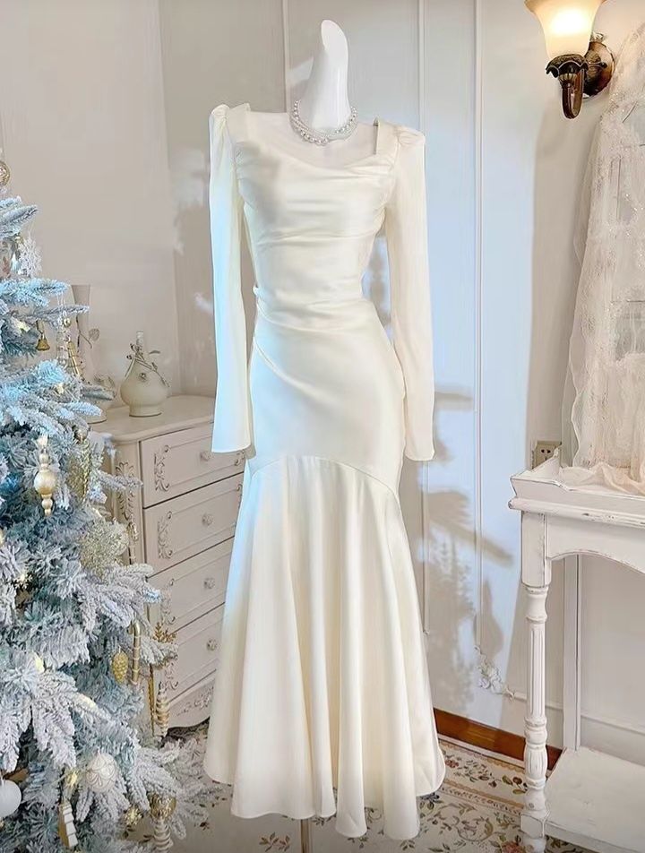 Белое шикарное платье
