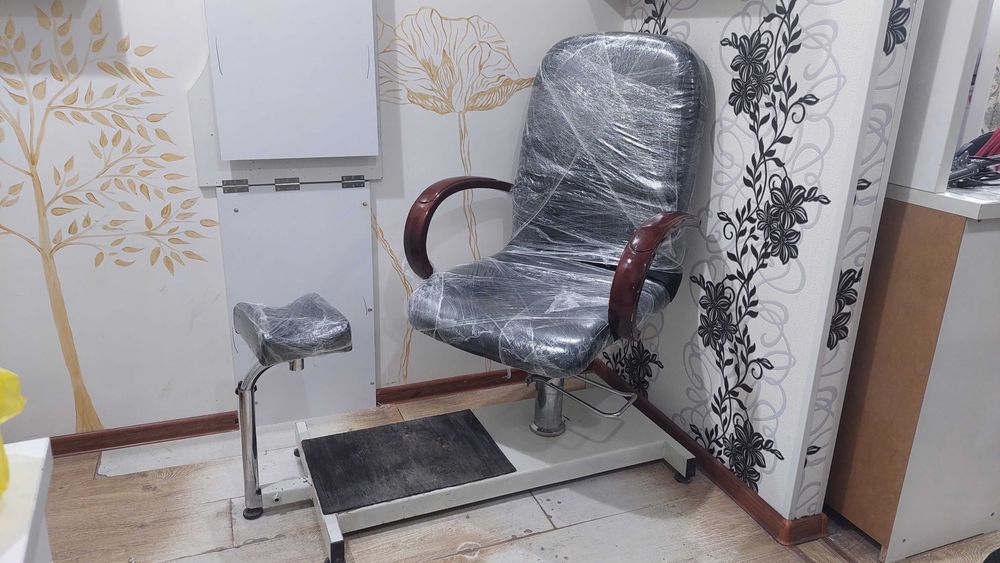 Продаётся педикюрное кресло б/у