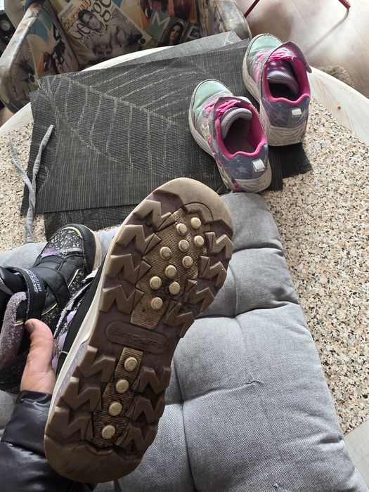 Sketchers  waterproor