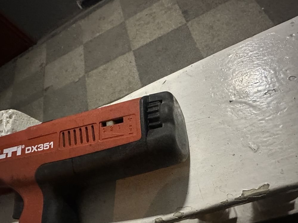 Hilti Dx351 директен монтаж