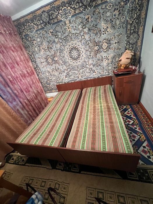 Продам две кровати с матрасами