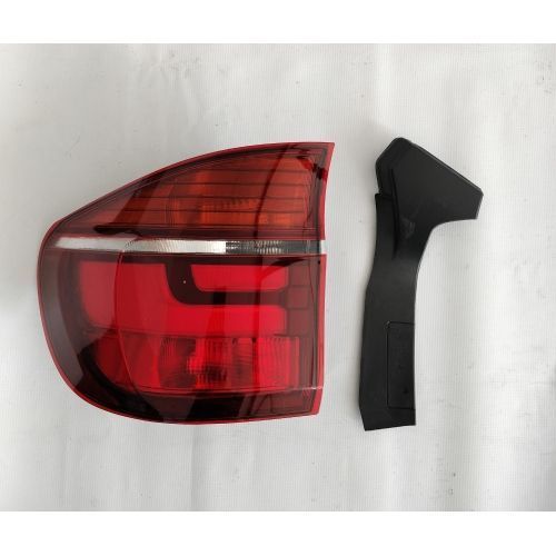 Stop spate lampa Bmw X5 (E70), 04.2010-11.2013, spate, Stanga, partea exterioara; LED+P21W+W16W; fara suport bec, TYC - Ornament Lateral Dezlipit