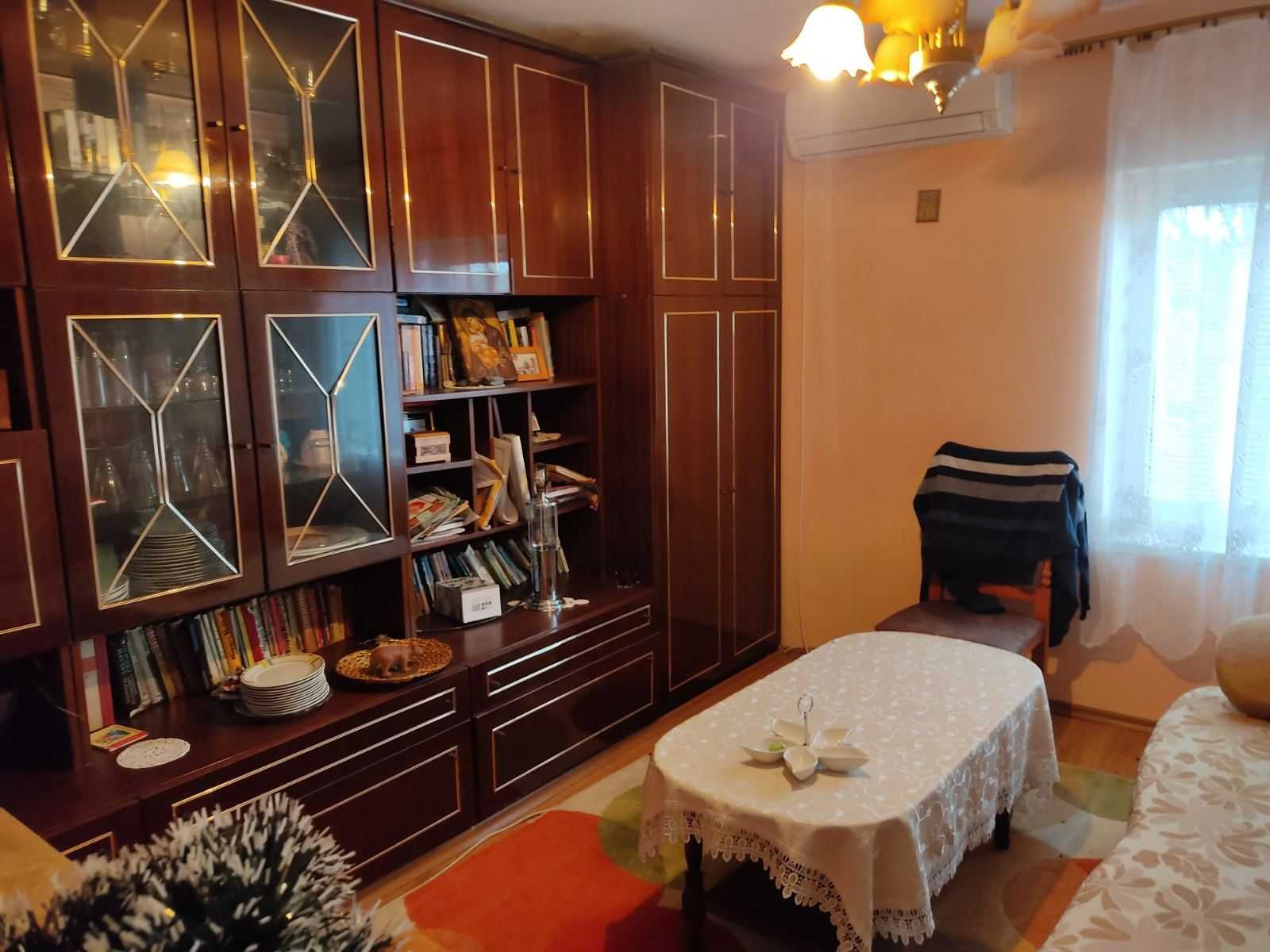 Реновирана къща в Кардам