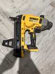 Pistol dewalt dcn890