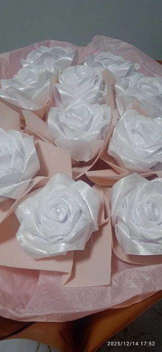 Букет из бабочек светяшийеся и букет из атласных лент