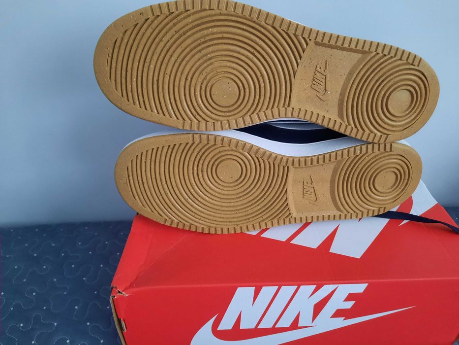 NIKE court vision кожени маратонки