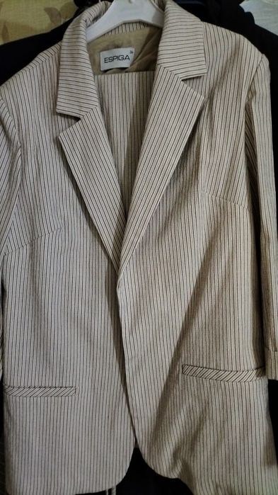 Платья,костюмы, ветровки