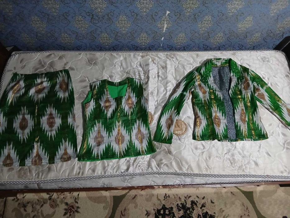 Женская одежда Адрасдан тикилган тройка