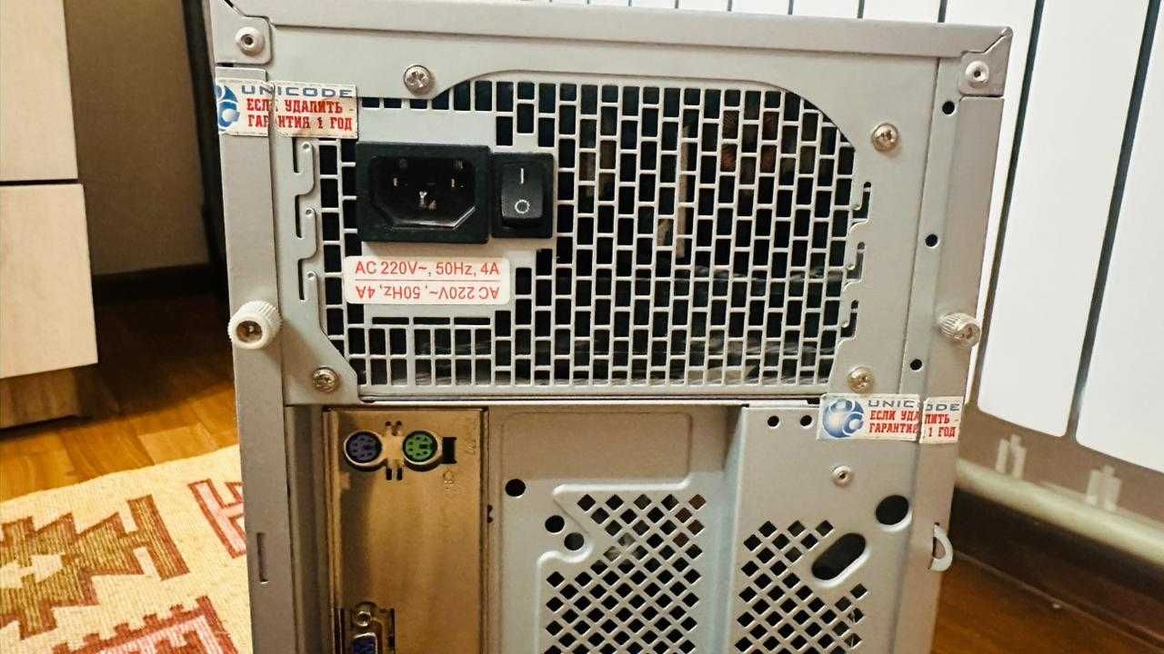 Компьютер монитор и процессор
