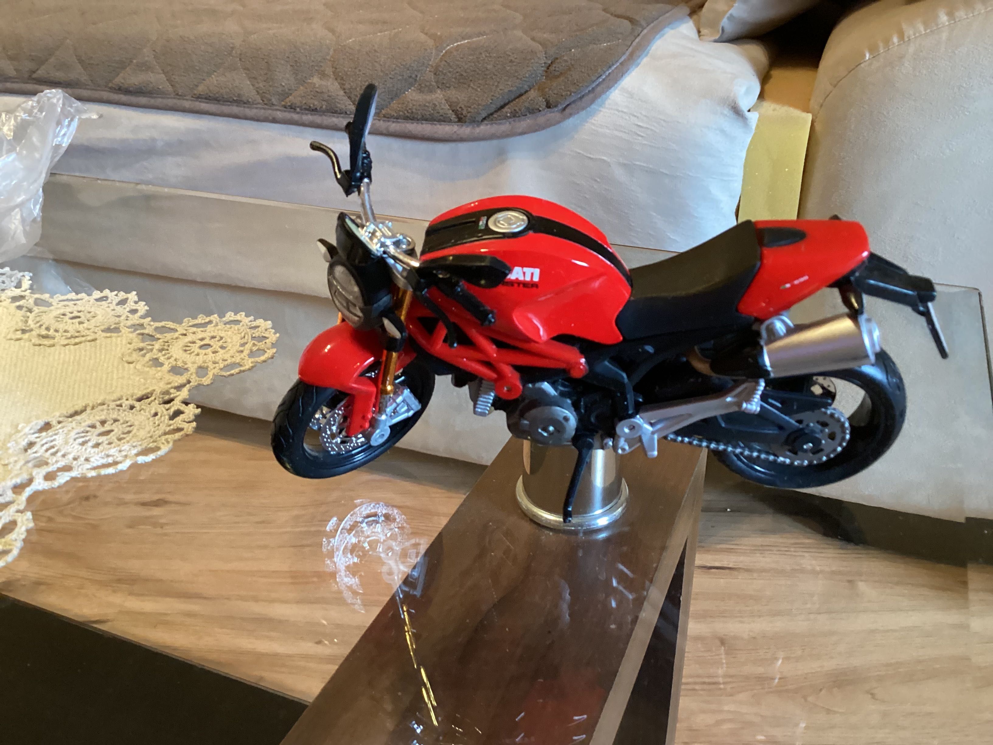 Мотор Ducati и Лего кола