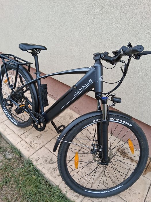 Vand bicicleta electrica care se accelerează de la buton