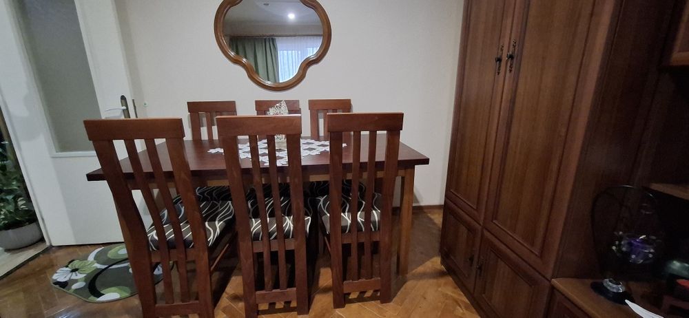 Masa plus scaune din lemn masiv