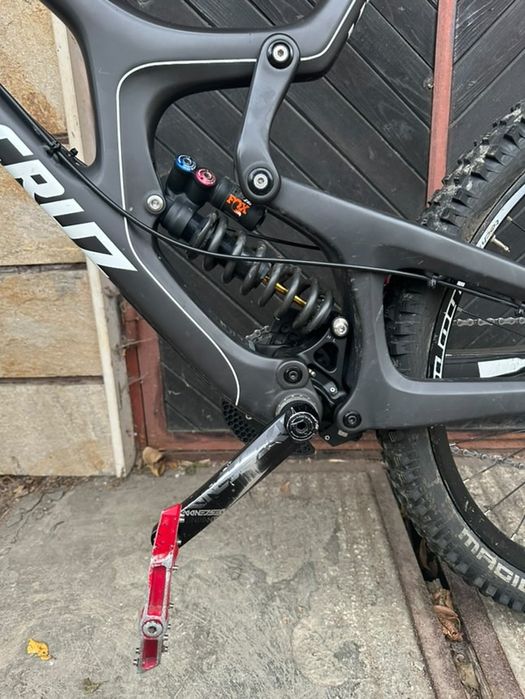 Продавам Santa Cruz v10 2019